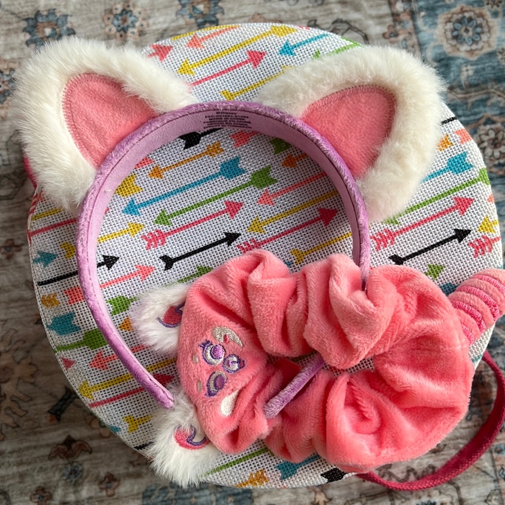 Mei’s Red Panda ears and velour scrunchie🌸